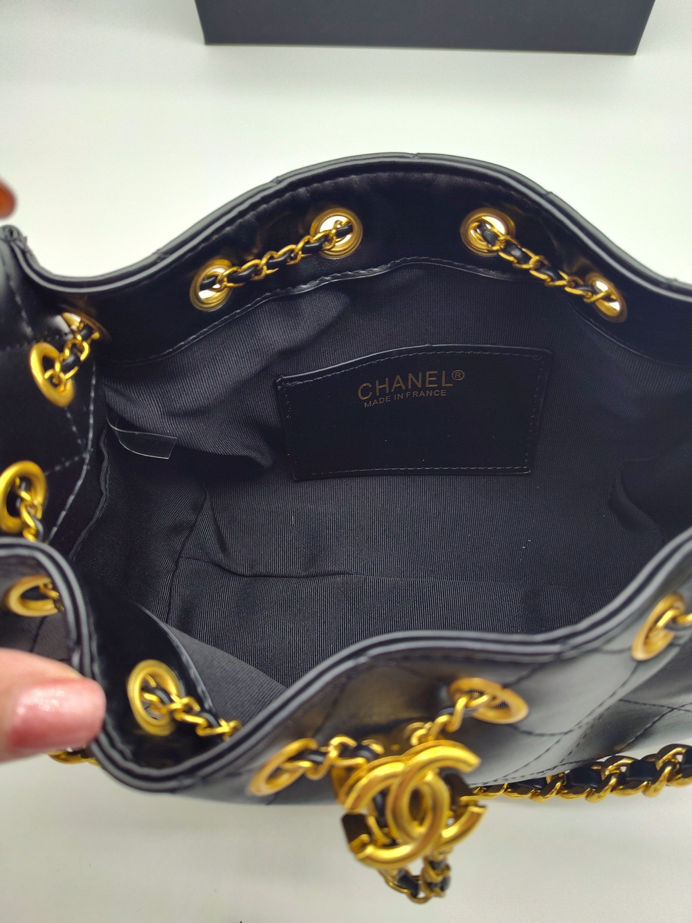 CHANEL Makeup Quilted Chain Cosmetic Bag Black Gold Colorway France GWP LAST ONE - Picture 7 of 14